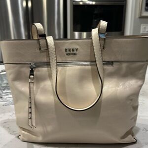 DKNY Purse  Iris Tote style
